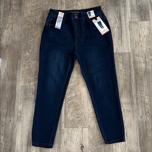 NWT Beyond Us High Rise Curvy Shape Skinny Jeans.